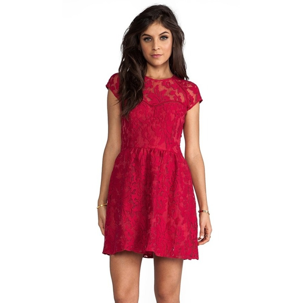 Dolce Vita Lace Fit‎ & Flare Dress Womens Medium Red Cap Sleeve Floral Cocktail